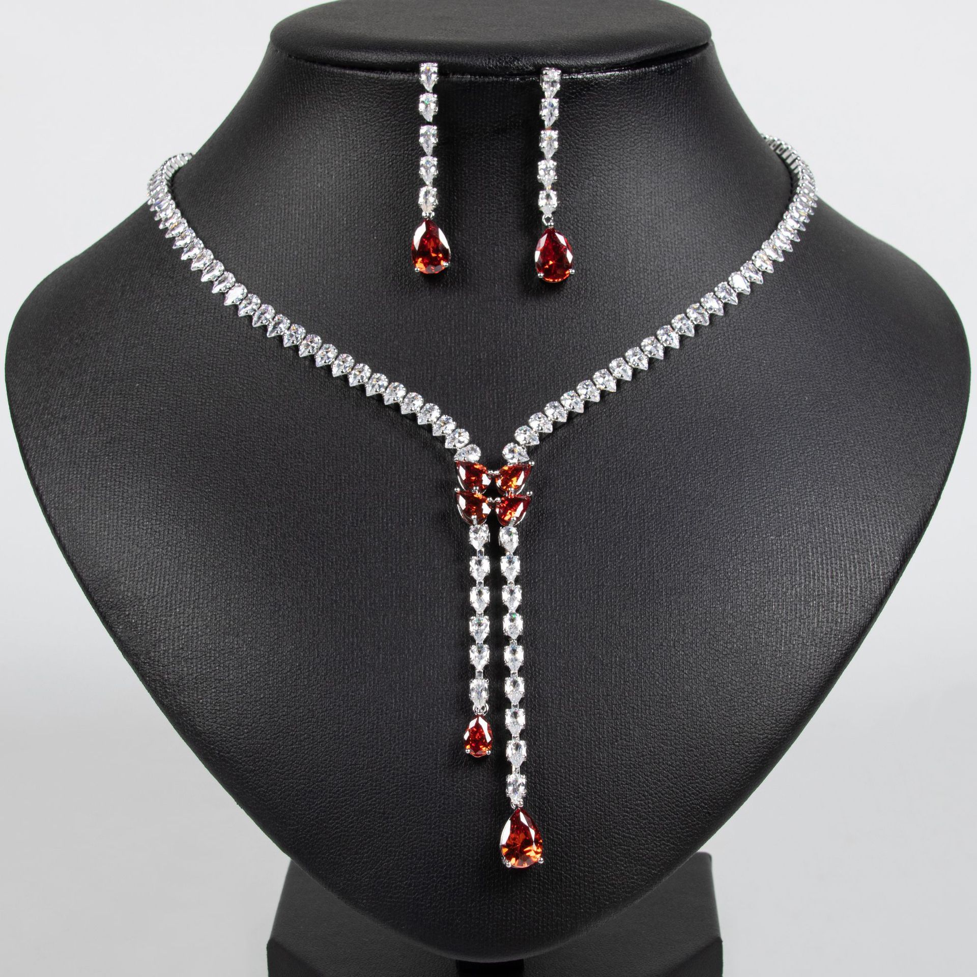 Travel Jewellery & Accessories Organiser - Personalised Elegant Jewellery Pendant Teardrop 2