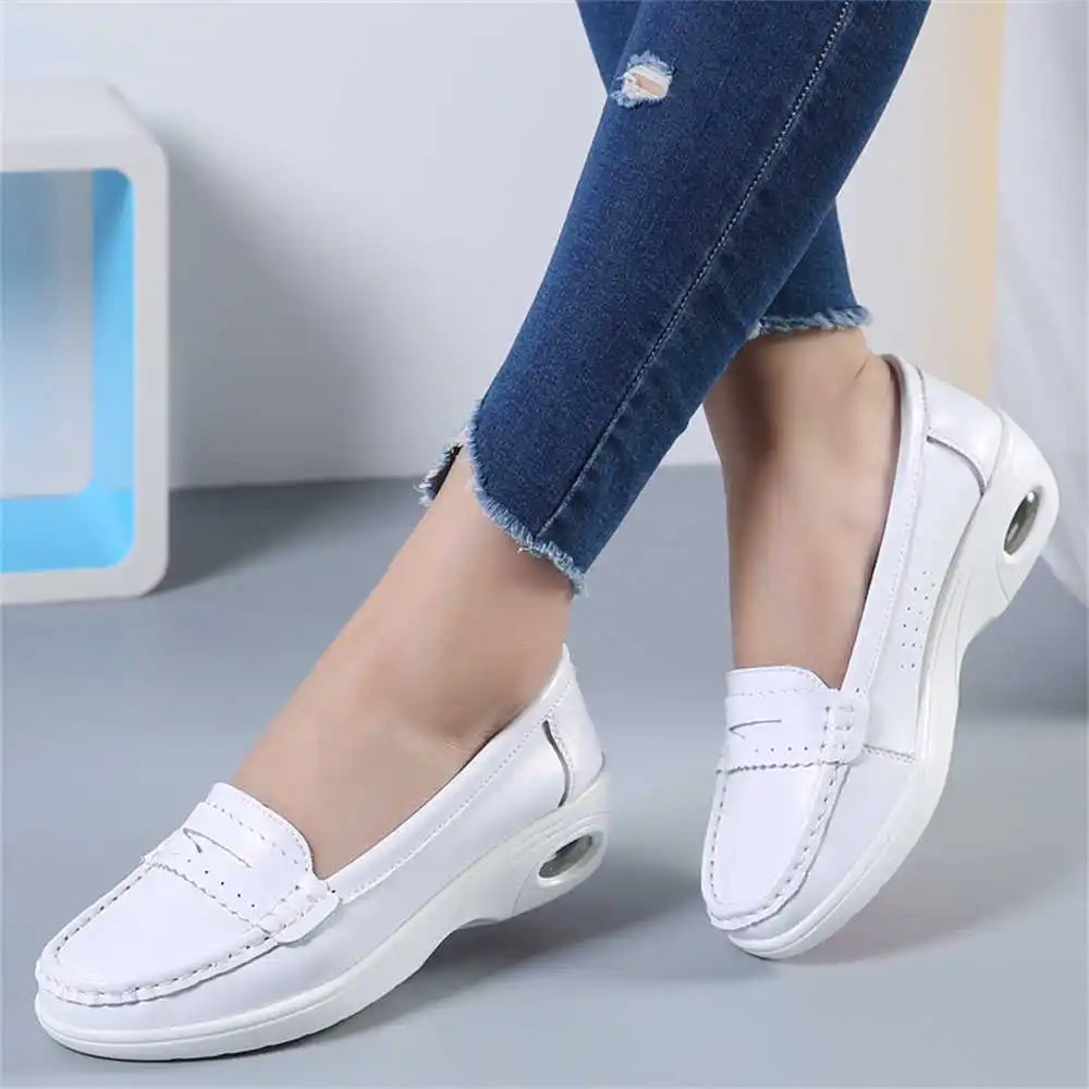 Thick Sole Slipon White Traine - Travel Accessories On Sale avaliação e preço